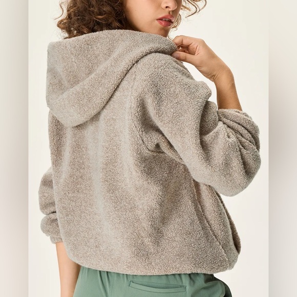 NWT Outdoor Voices MegaFleece Snap Up Hoodie wool - Picture 3 of 12